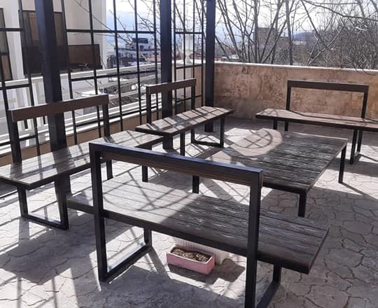 میز و نیمکت