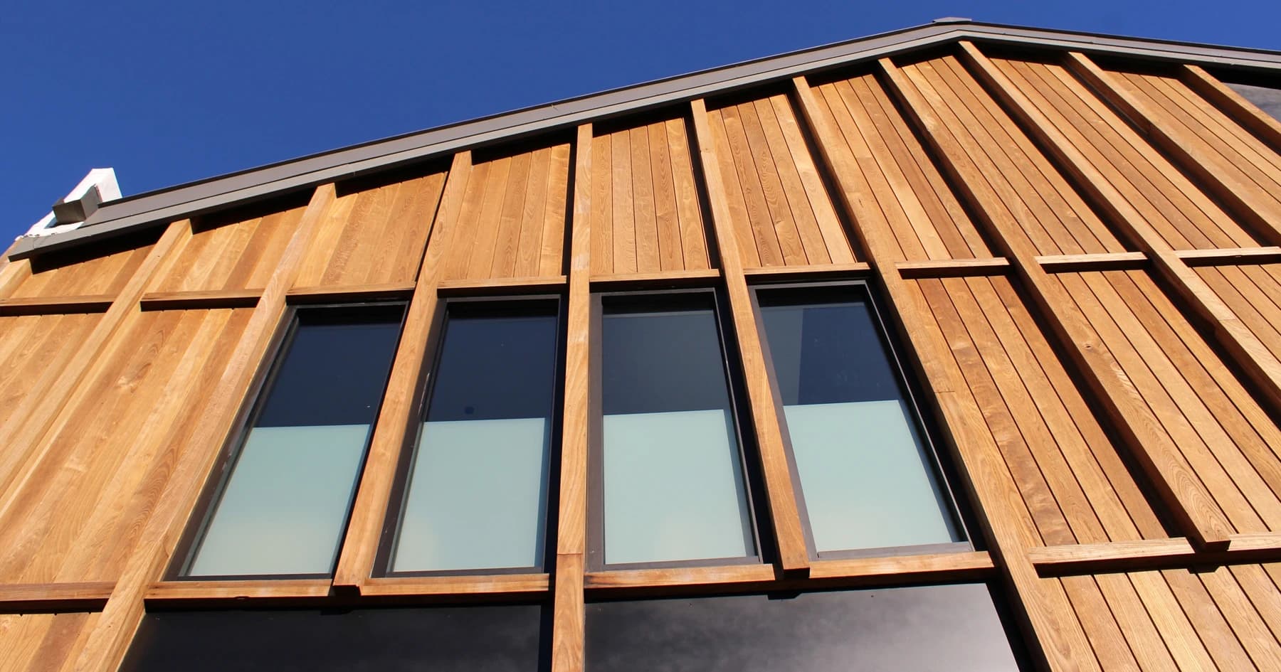 راهنمای کامل انتخاب ترموود برای پروژههای ساختمانی راهنمای کامل انتخاب ترموود برای پروژههای ساختمانی