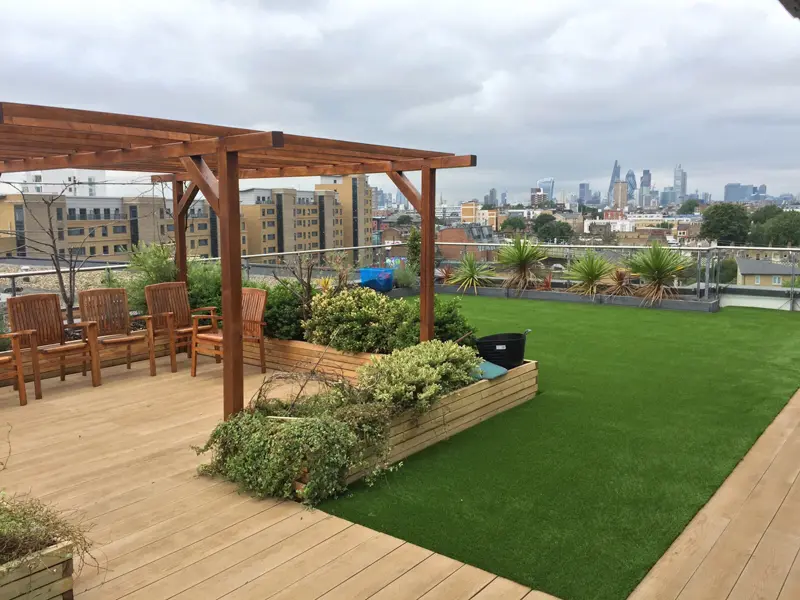چمن مصنوعی برای دکوراسیون روف گاردن